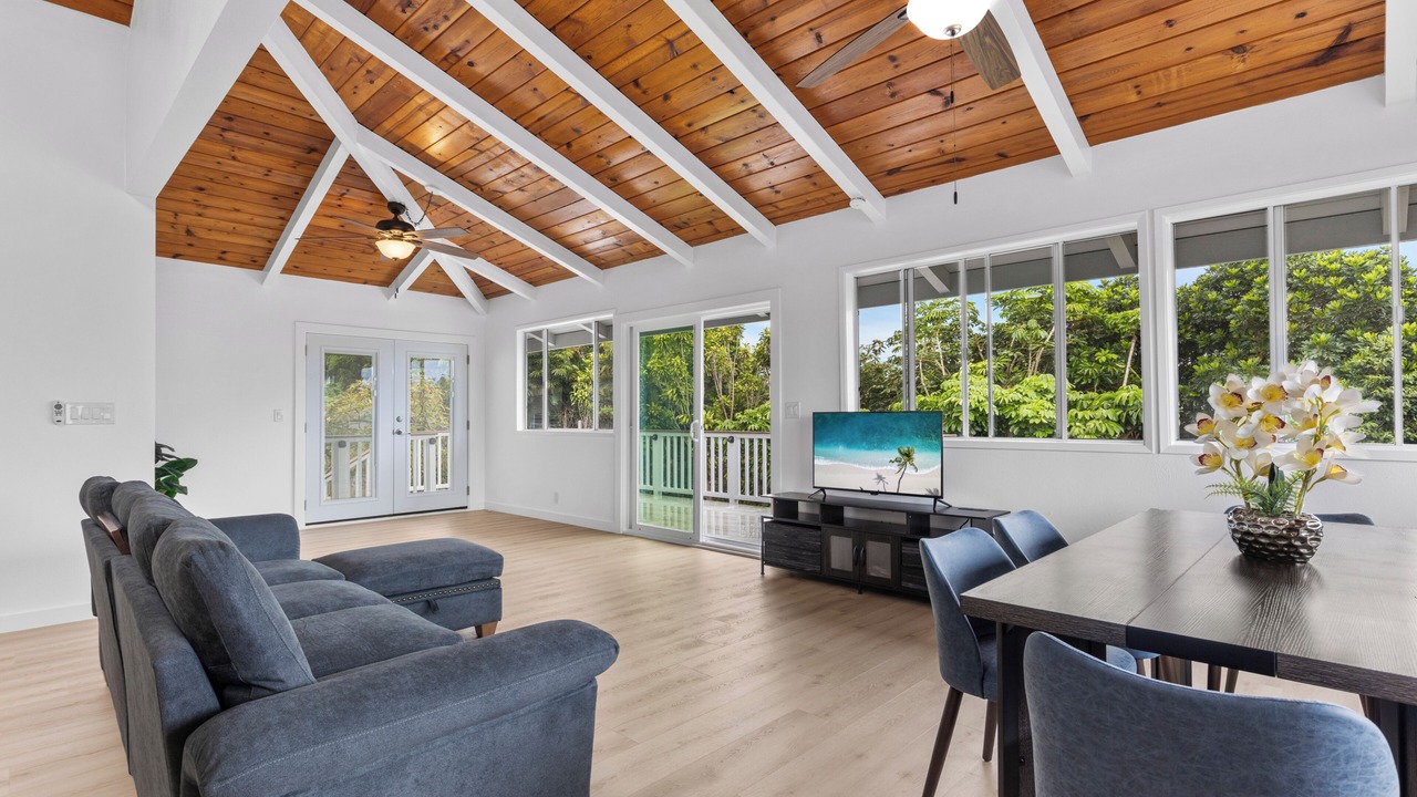 Photo of Livingroom in Kona Palisades