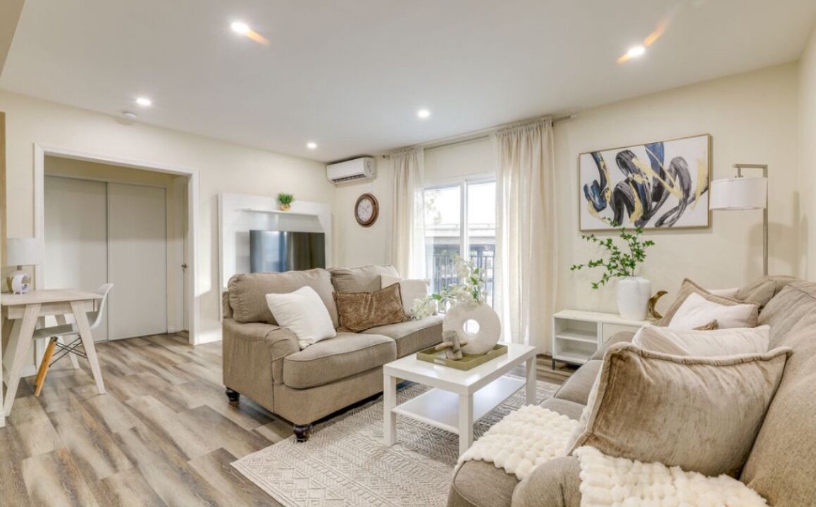 Photo of Livingroom in West Los Angeles