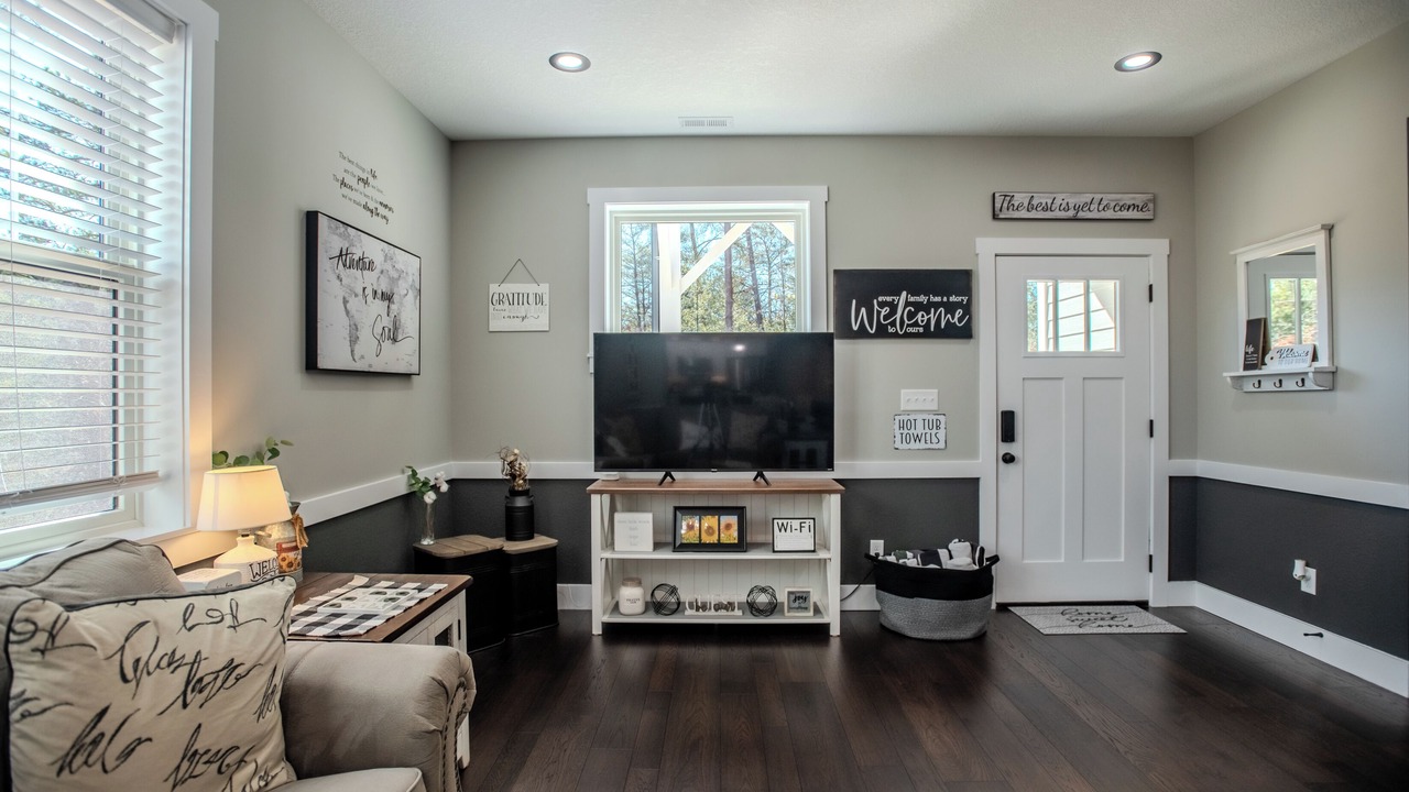 Photo of Livingroom in Weaverville