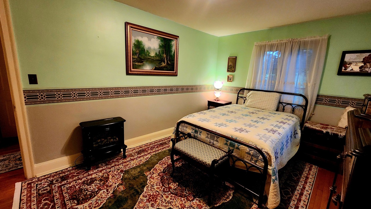 Photo of Bedroom in Warren