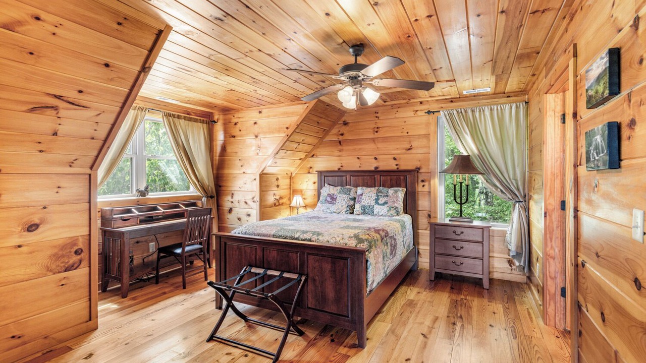 Photo of Bedroom in Black Mountain