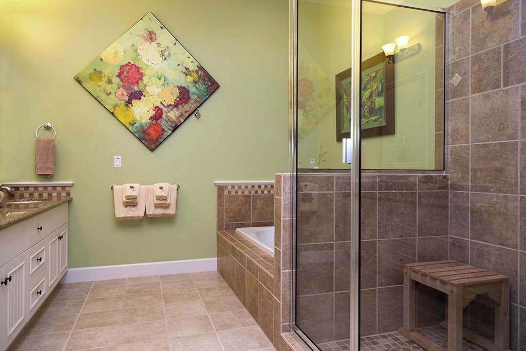 Photo of Bathroom in Kulalani