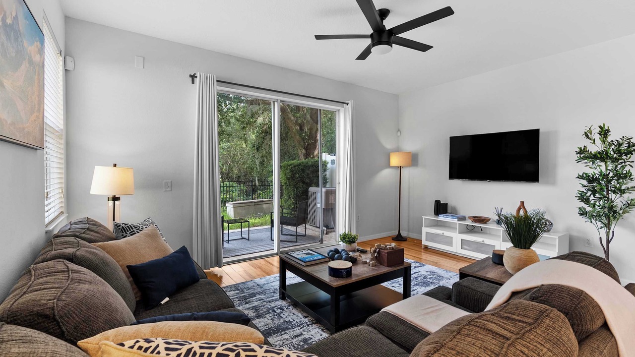 Photo of Livingroom in Crestwynd Bay