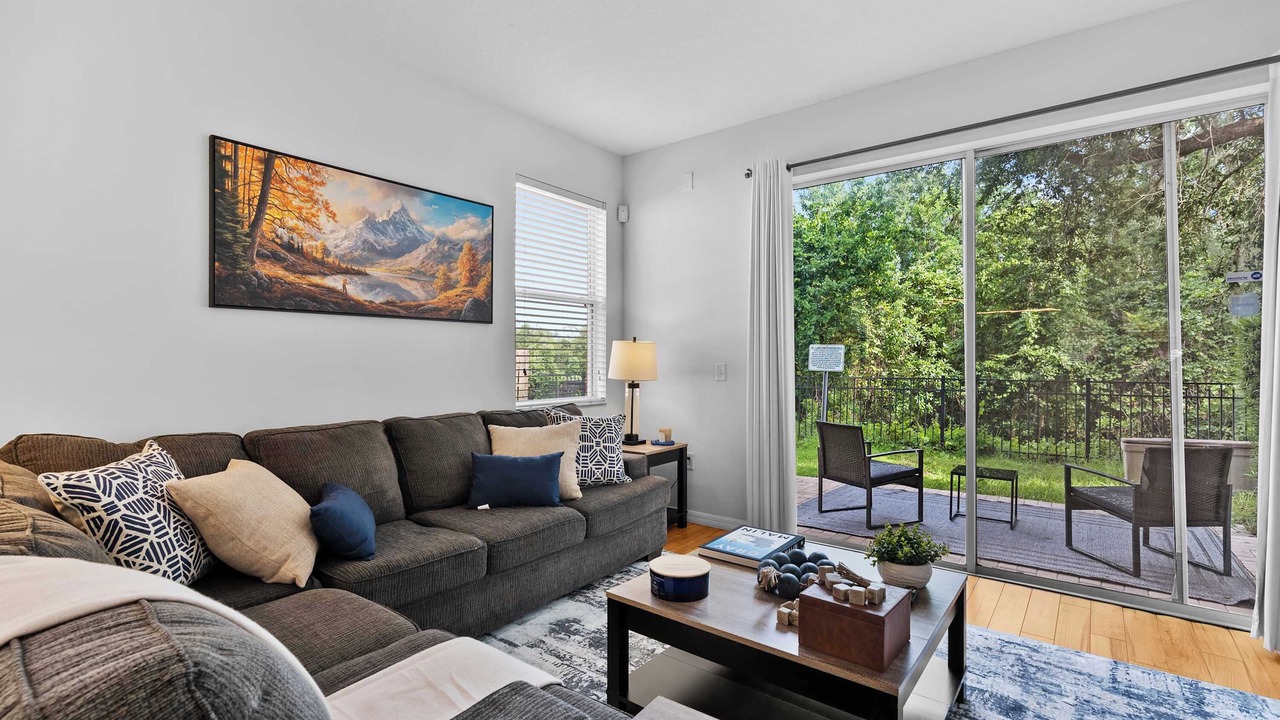 Photo of Livingroom in Crestwynd Bay