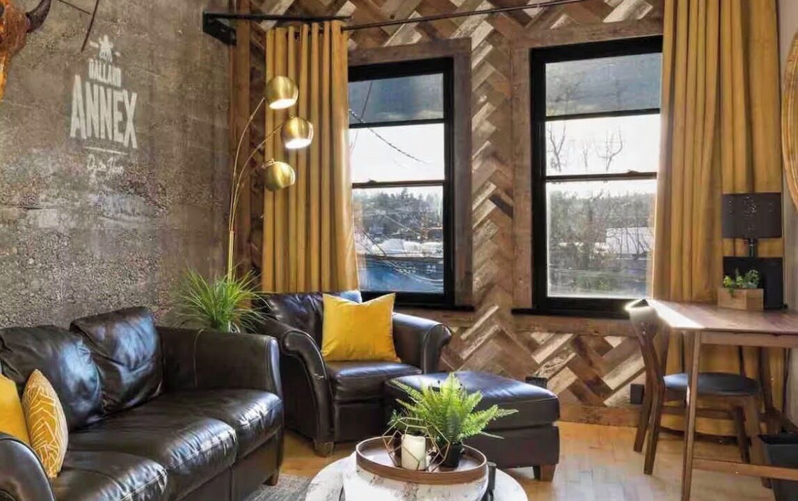 Photo of Livingroom in Old Ballard