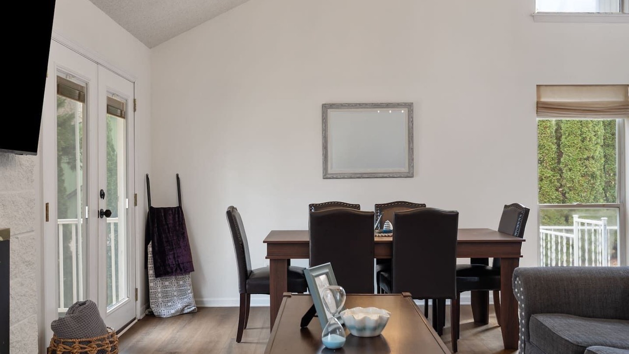Photo of Livingroom in Inman