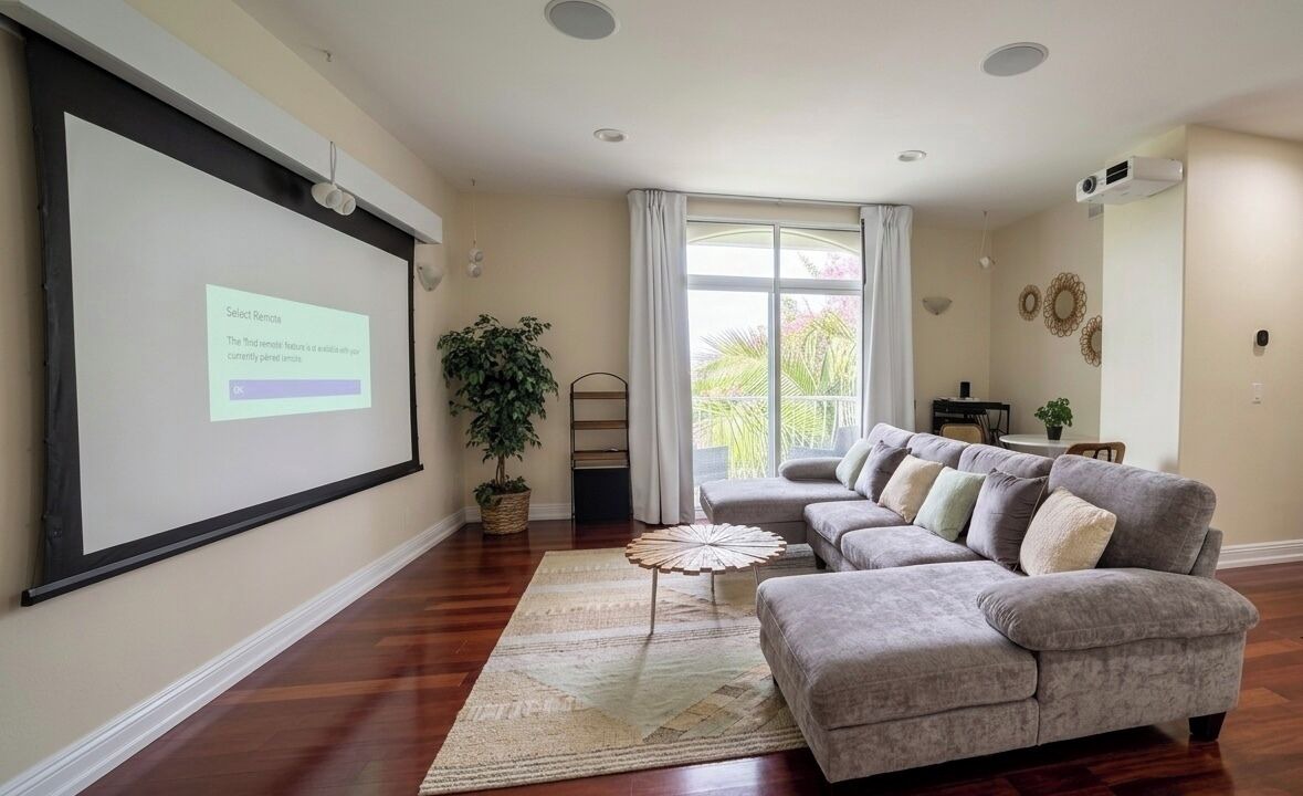 Photo of Livingroom in West Los Angeles
