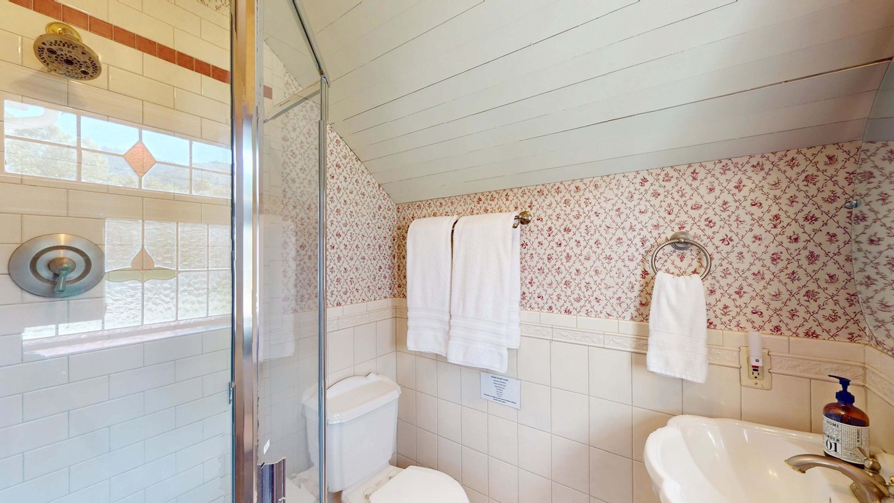 Photo of Bathroom in Weaverville