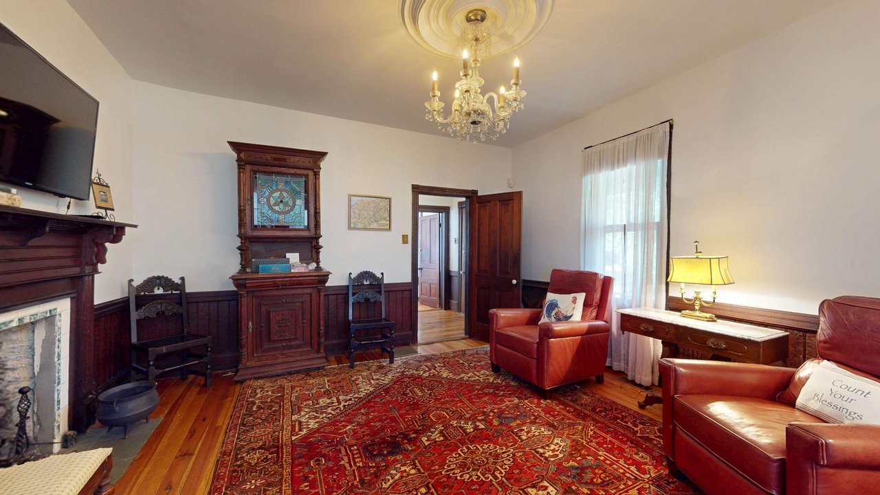 Photo of Livingroom in Weaverville