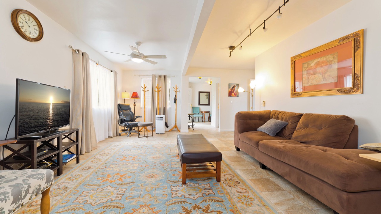 Photo of Livingroom in Kona Palisades