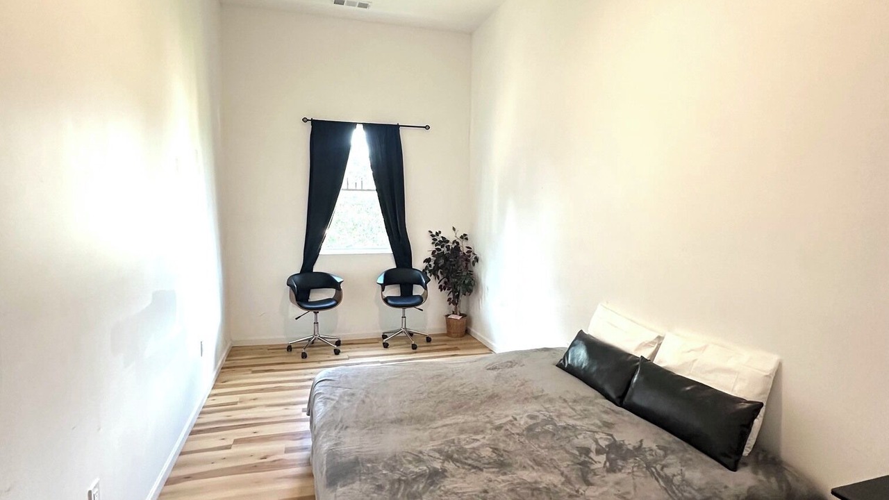 Photo of Bedroom in East Lake