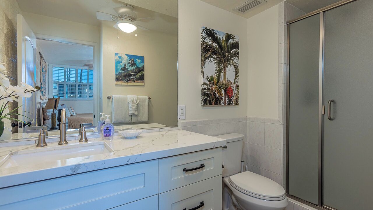 Photo of Bathroom in Maalaea