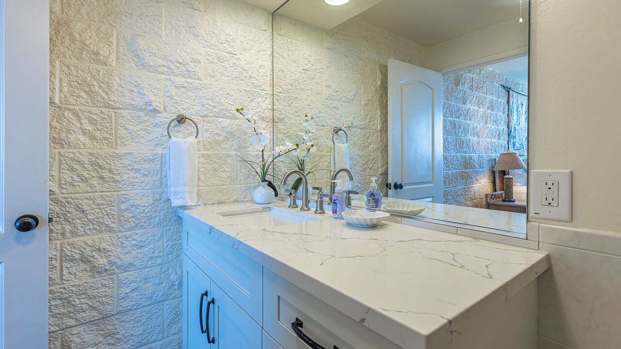Photo of Bathroom in Maalaea