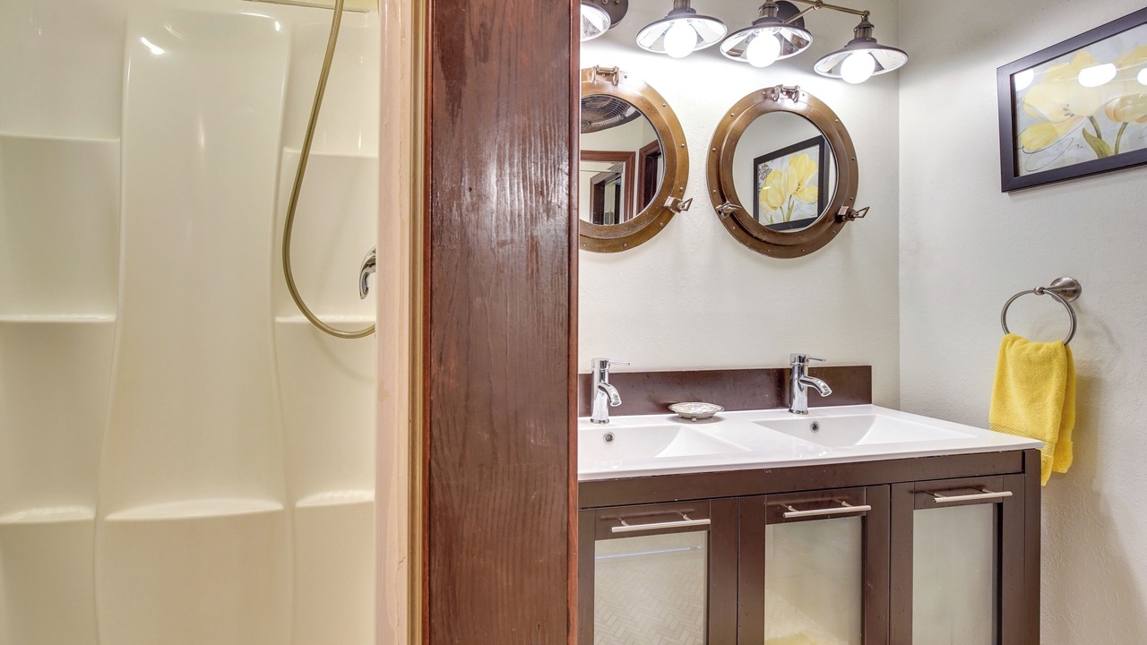Photo of Bathroom in Historic Kailua Village