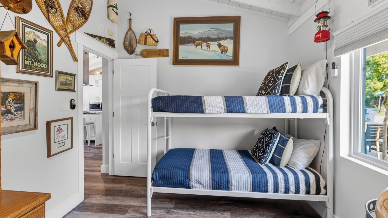 Photo of Bedroom in Demere Park