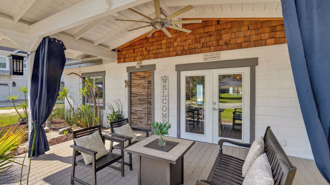 Photo of Patio Balcony in Demere Park