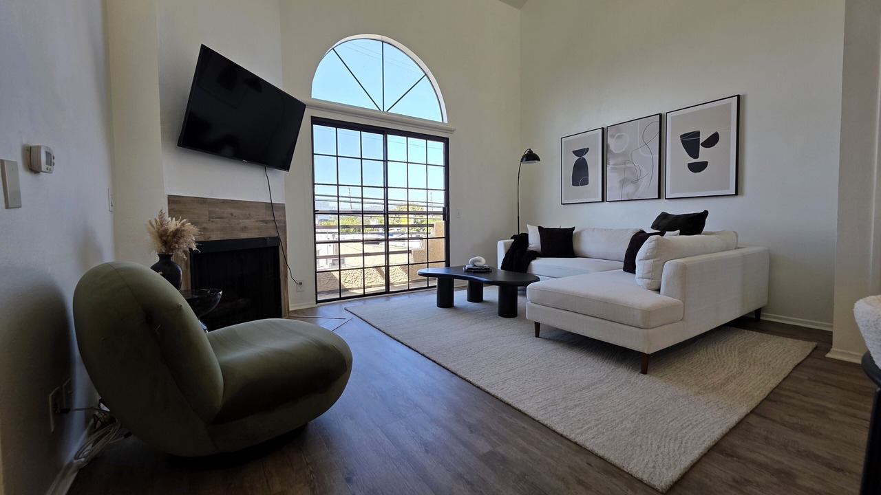 Photo of Livingroom in Beverly Hills
