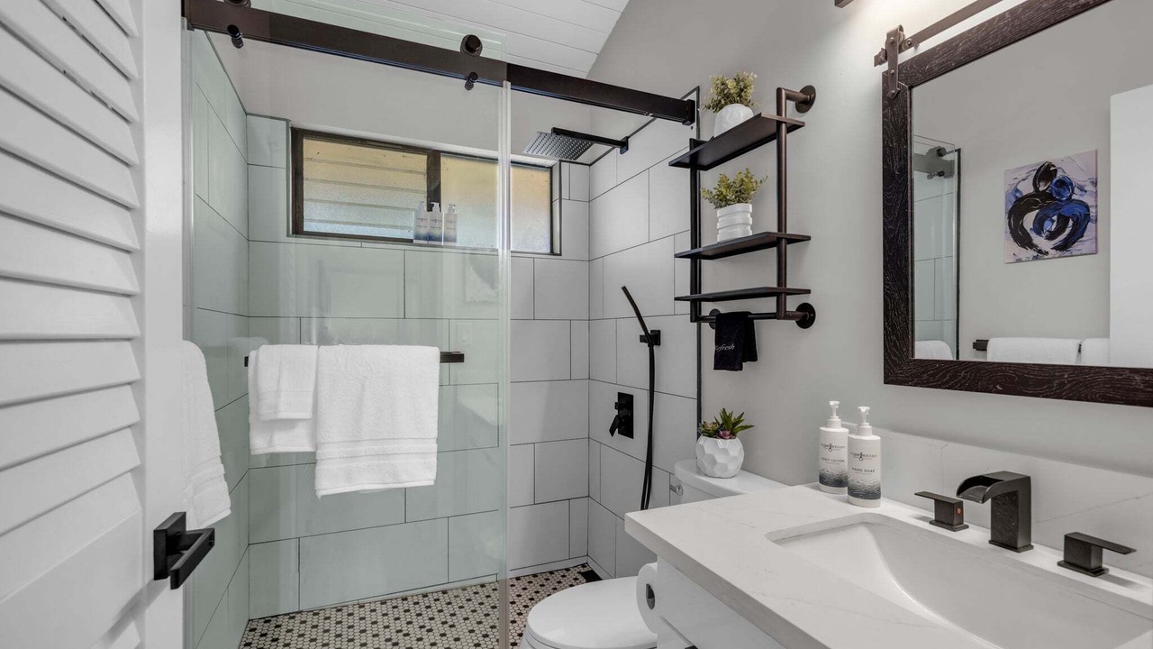Photo of Bathroom in Maalaea