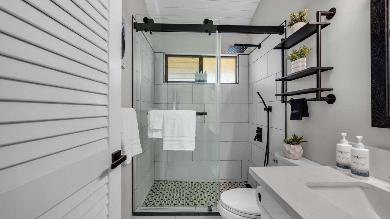 Photo of Bathroom in Maalaea