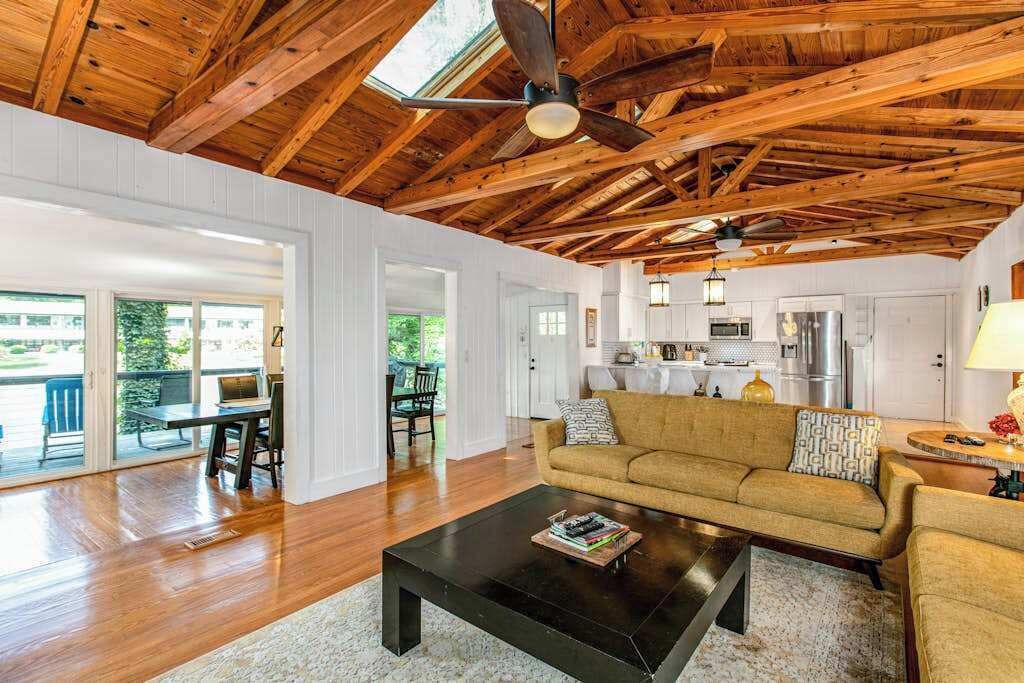 Photo of Livingroom in Flat Rock