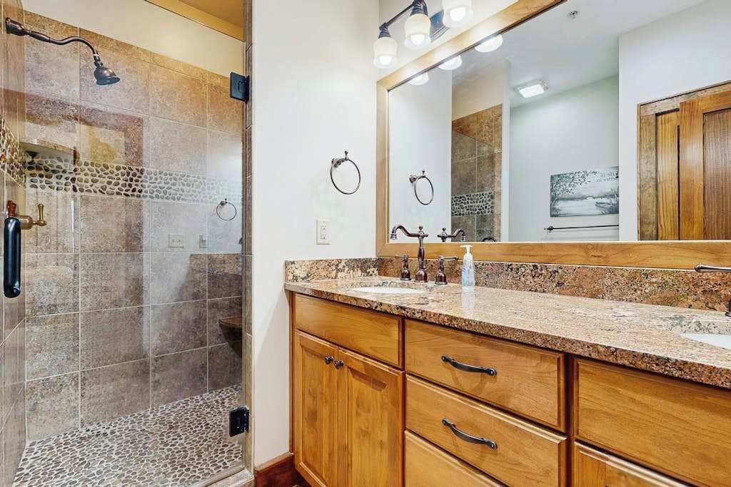 Photo of Bathroom in Firefly Cove