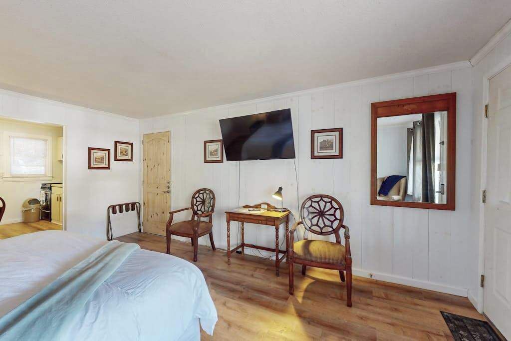 Photo of Bedroom in Flat Rock