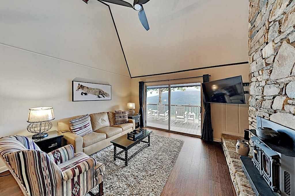 Photo of Livingroom in Lake Lure