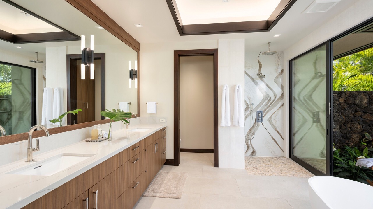 Photo of Bathroom in Kaupulehu