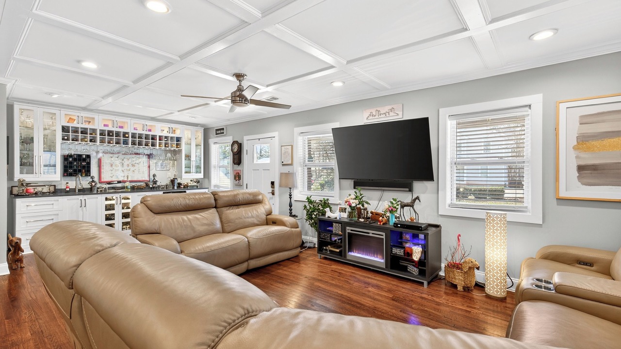 Photo of Livingroom in East Side