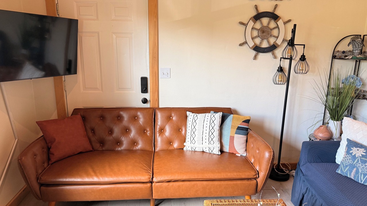 Photo of Livingroom in Bayview