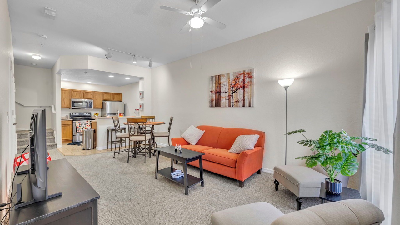 Photo of Livingroom in Venetian Bay Villages
