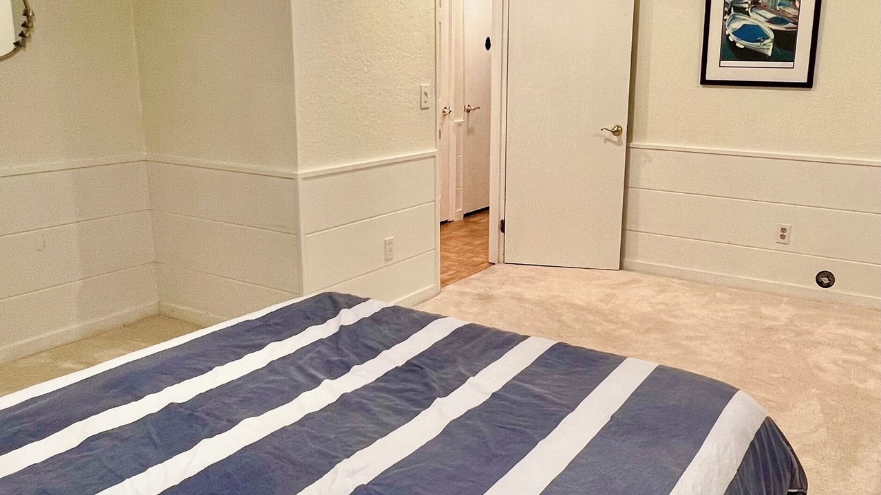 Photo of Bedroom in Cottage Lake