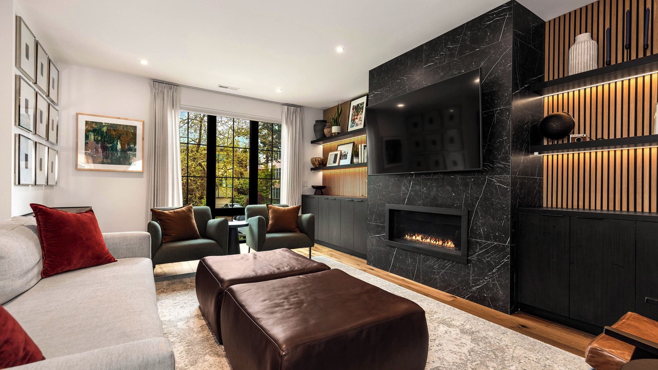 Photo of Livingroom in West Queen Anne