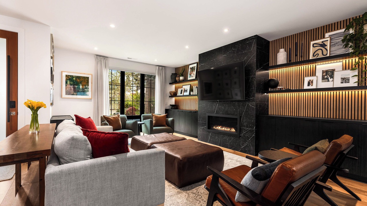 Photo of Livingroom in West Queen Anne