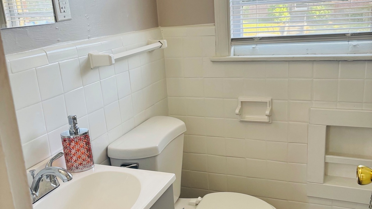 Photo of Bathroom in Candler Park