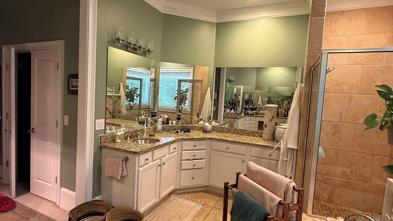 Photo of Bathroom in Candler Park