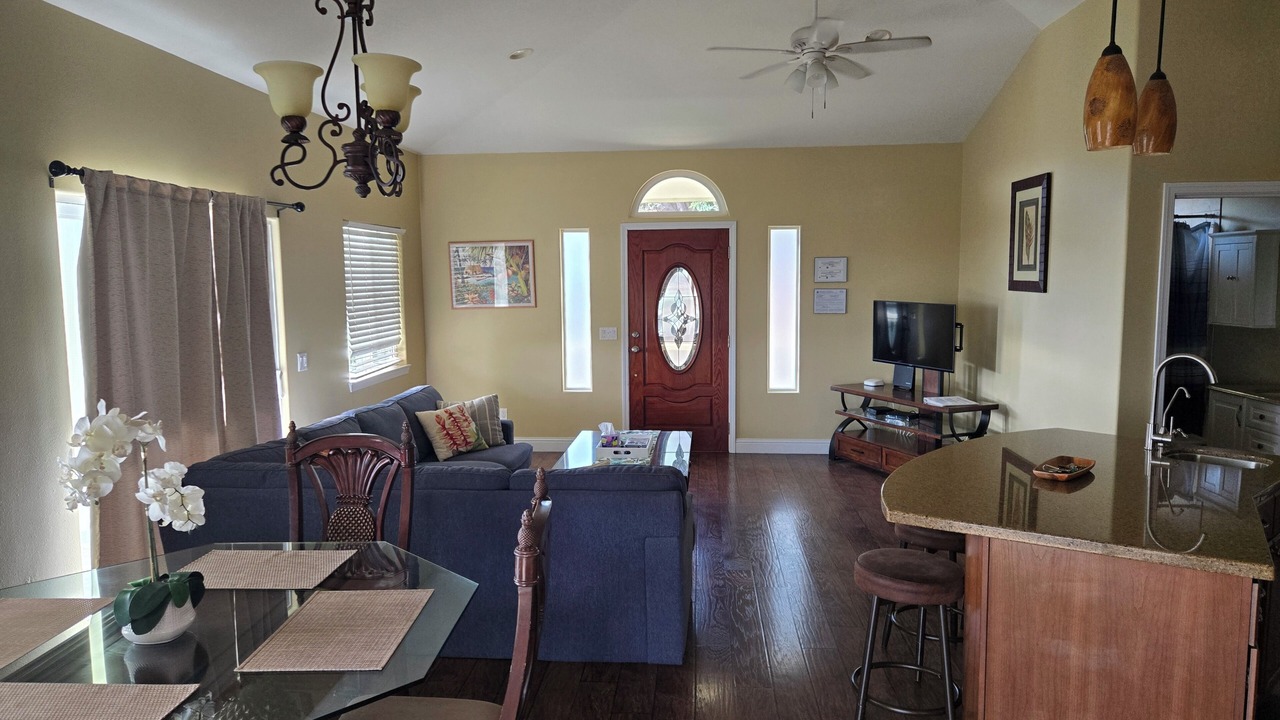 Photo of Livingroom in Francolin Place