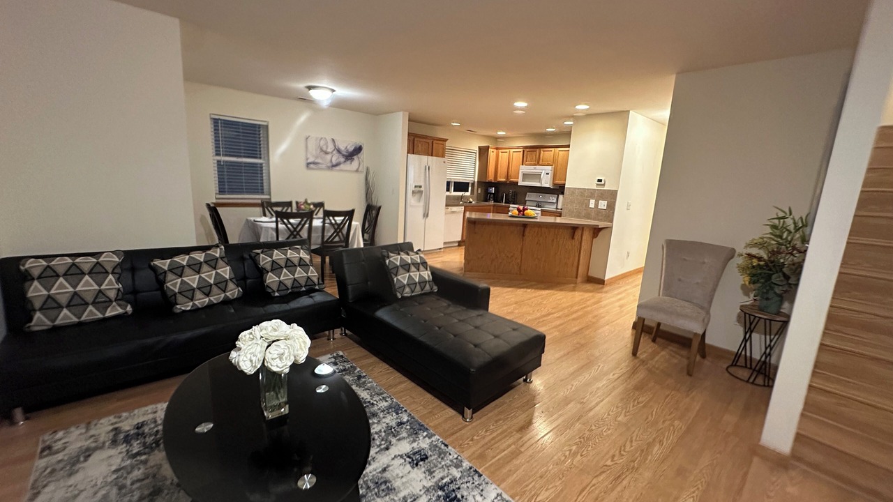 Photo of Livingroom in Paine Field-Lake Stickney