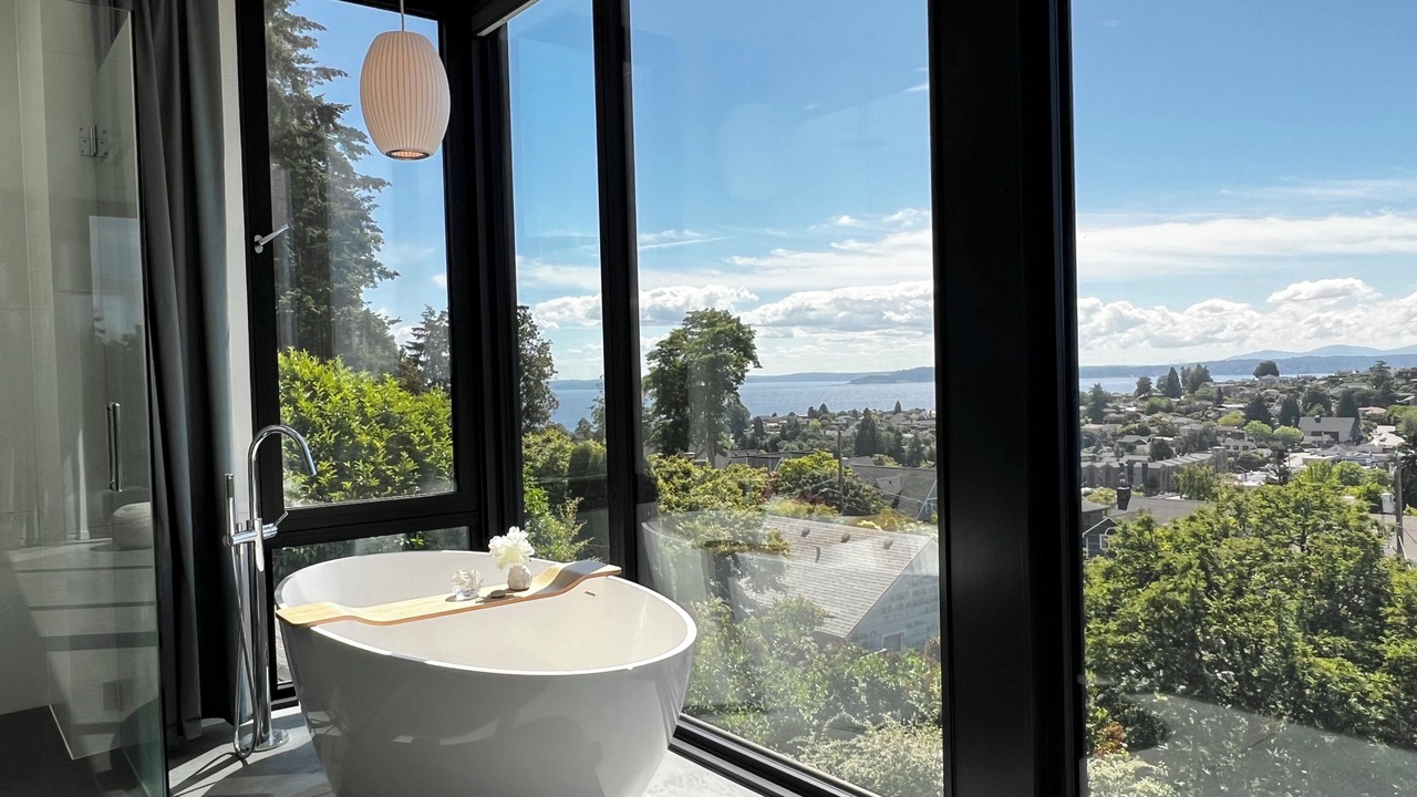 Photo of Bathroom in Southeast Magnolia
