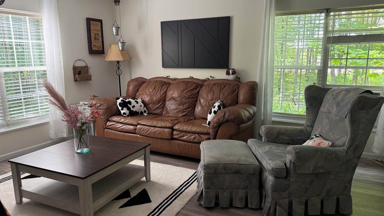 Photo of Livingroom in Ashtabula