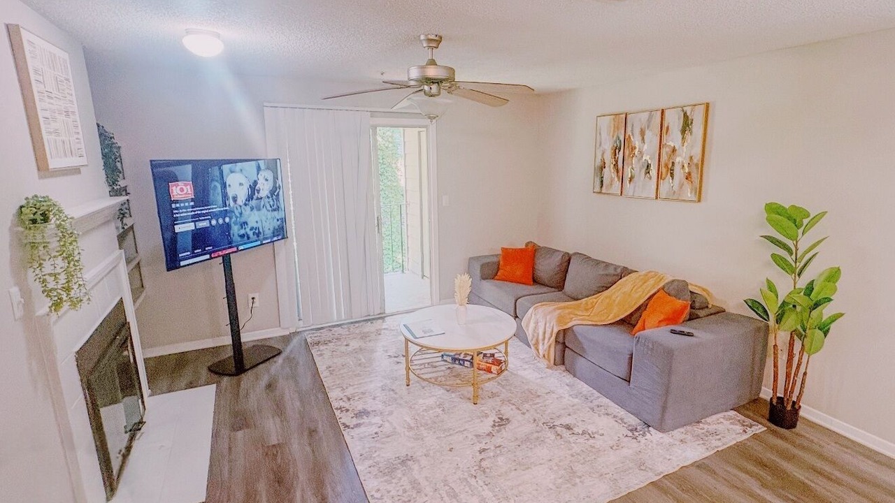 Photo of Livingroom in North Decatur