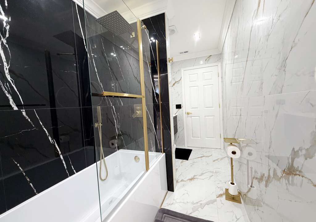 Photo of Bathroom in Crescent Lakes