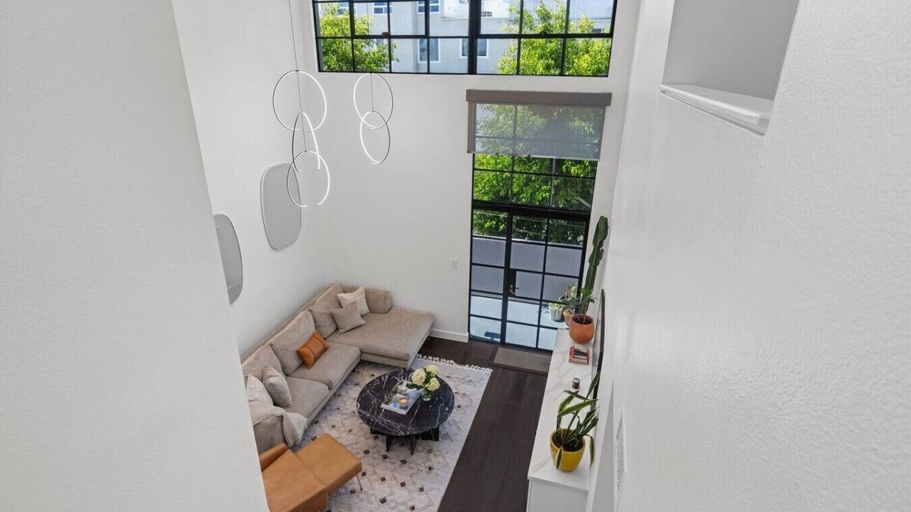 Photo of Bedroom in Sawtelle