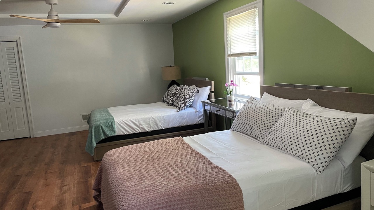 Photo of Bedroom in Teaneck