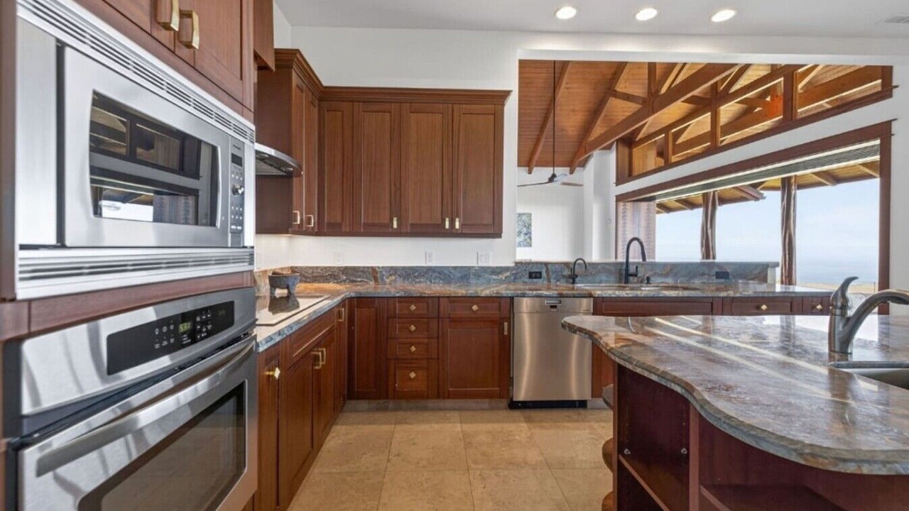 Photo of Kitchen in Historic Kailua Village
