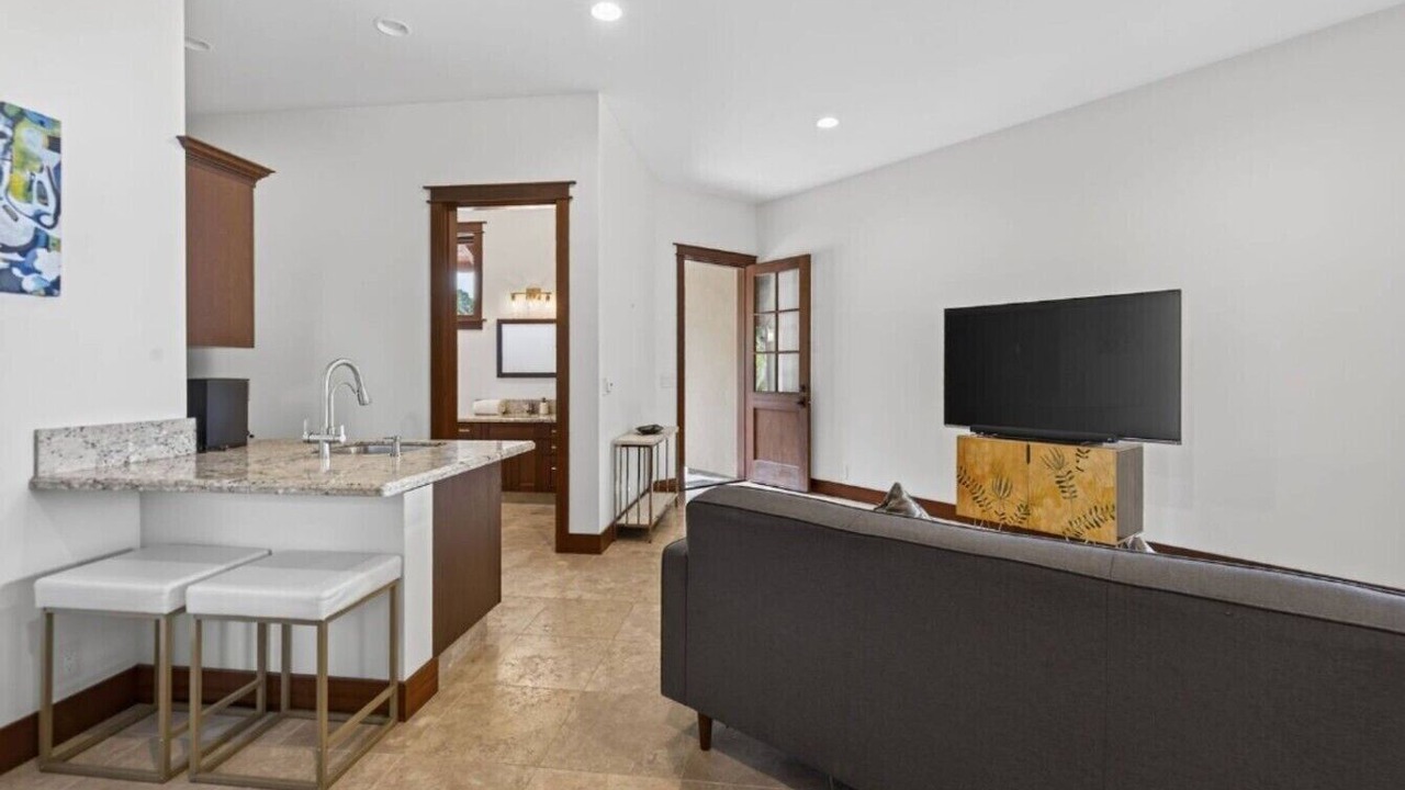 Photo of Livingroom in Historic Kailua Village