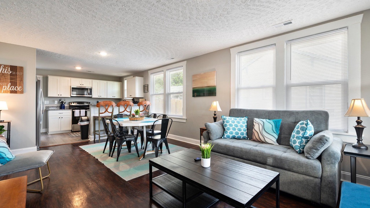 Photo of Livingroom in Buckroe Beach