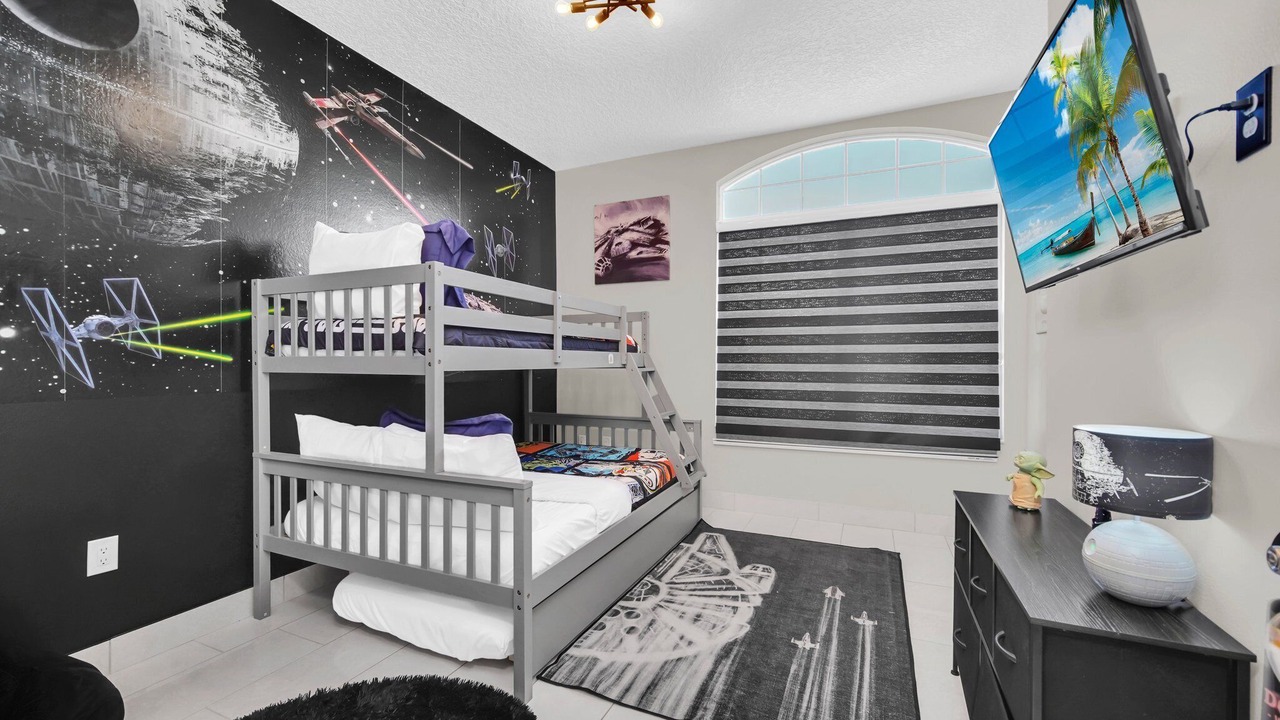 Photo of Bedroom in Crescent Lakes