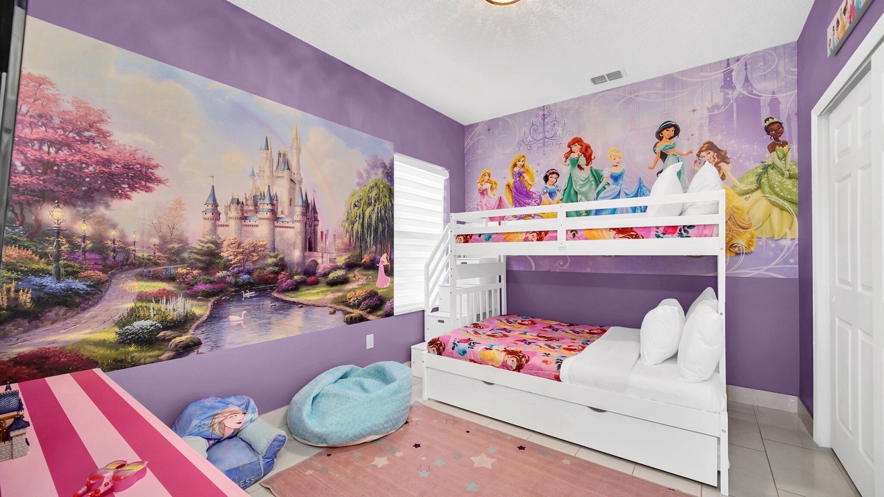 Photo of Bedroom in Crescent Lakes