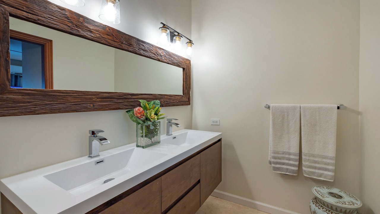 Photo of Bathroom in Kahala
